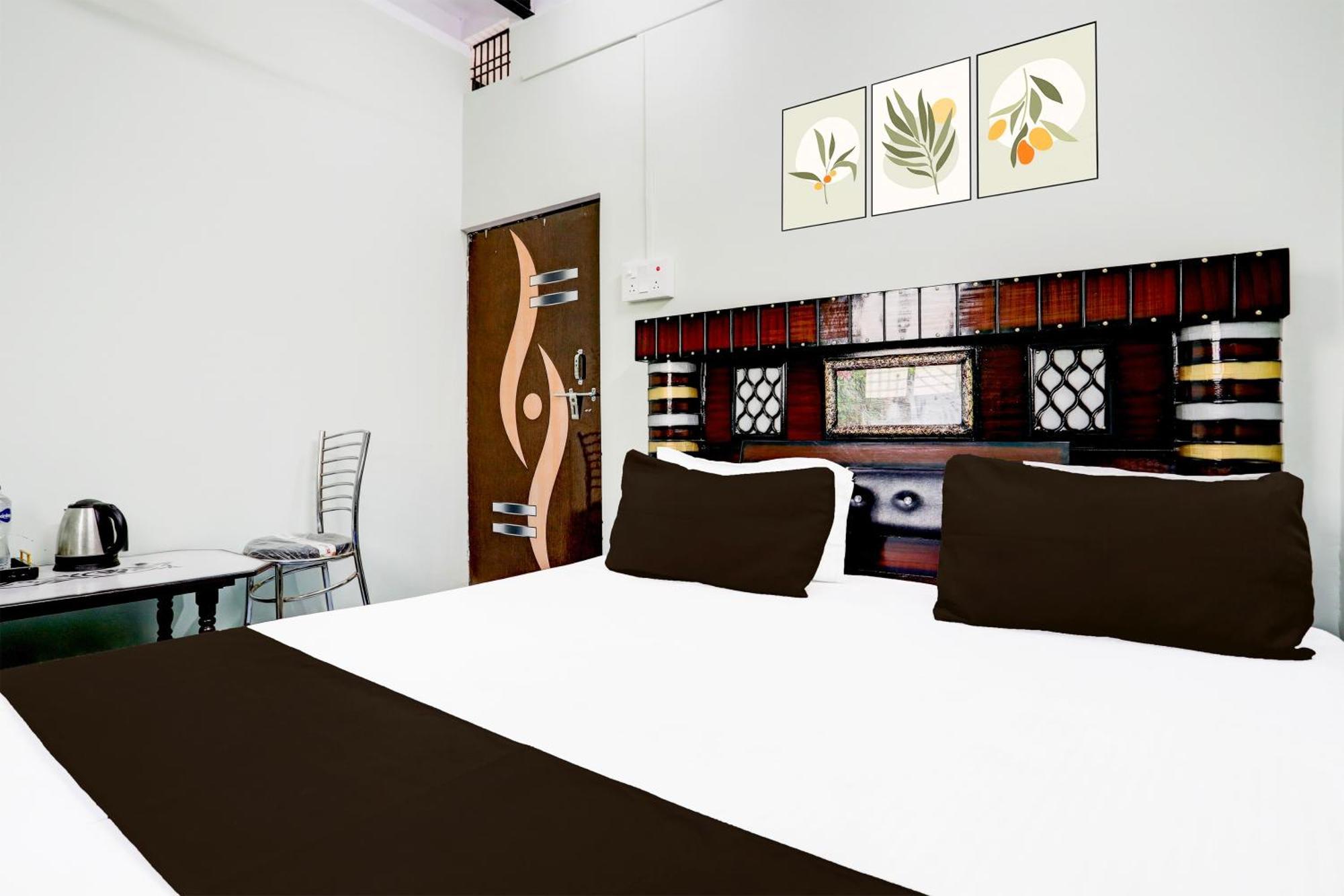 Hotel O V.K. Hotel Prayagraj Extérieur photo