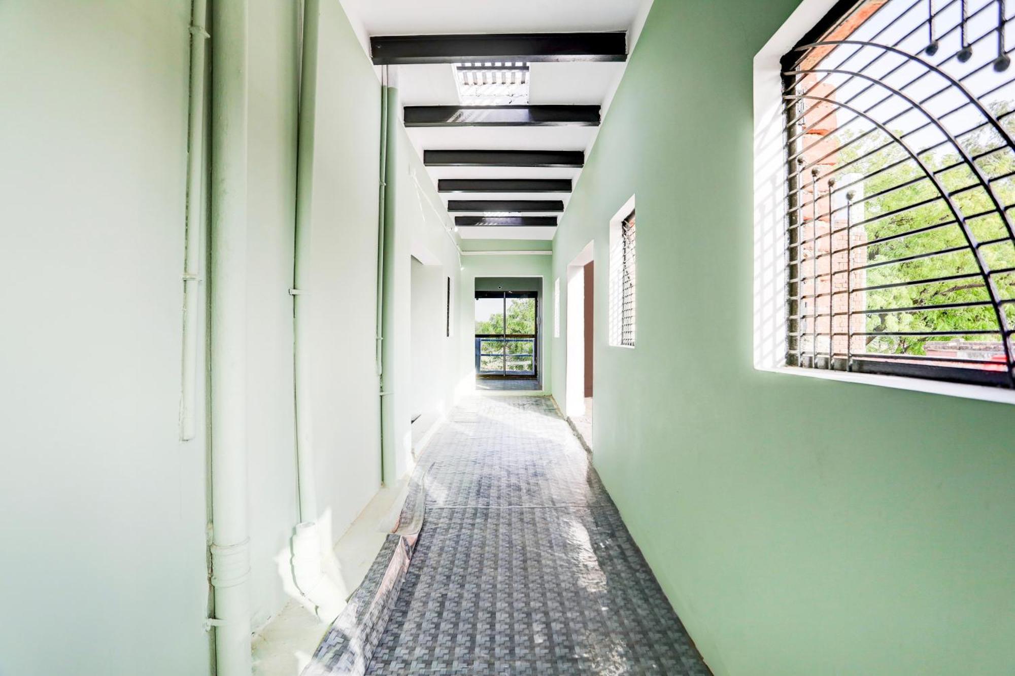 Hotel O V.K. Hotel Prayagraj Extérieur photo