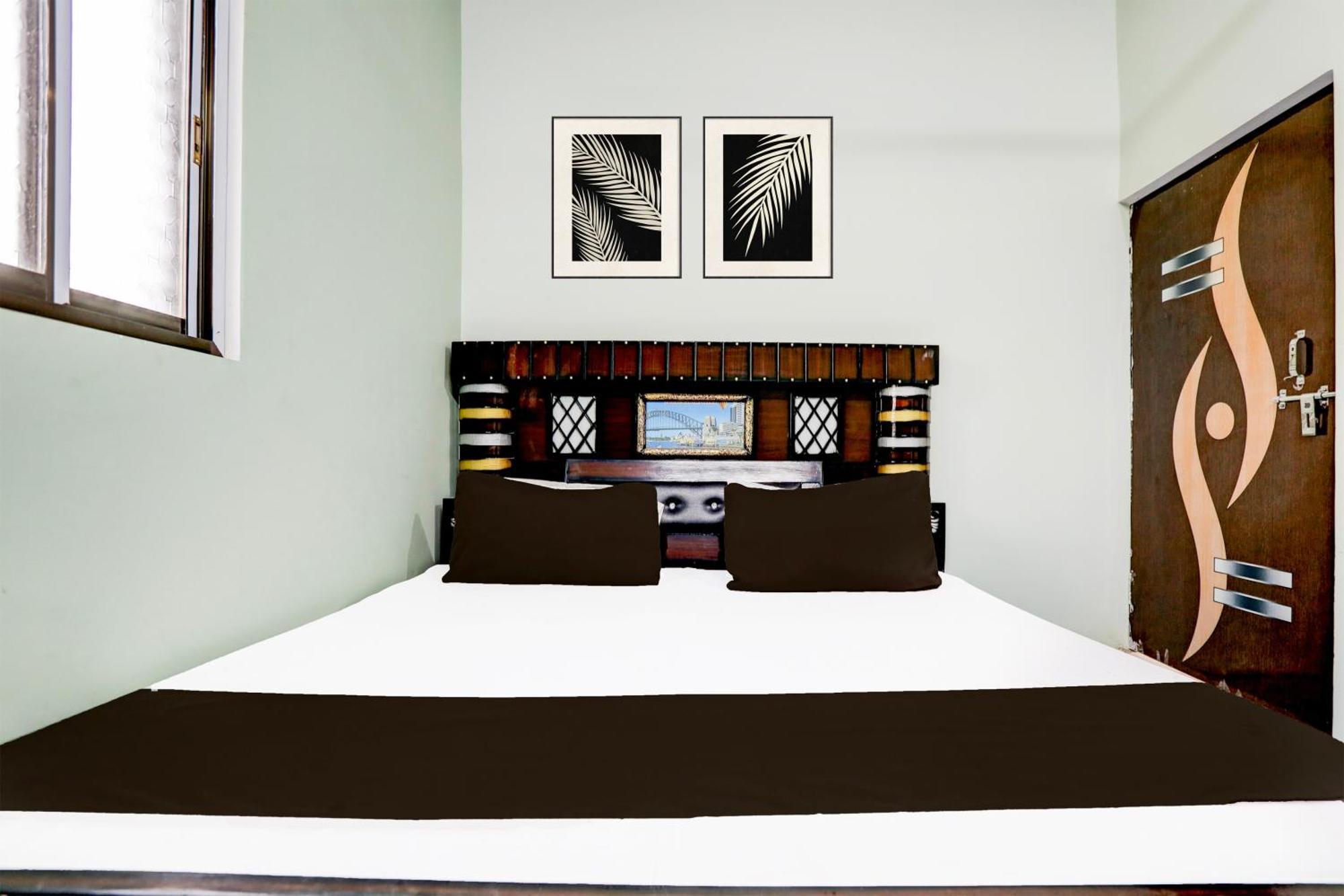 Hotel O V.K. Hotel Prayagraj Extérieur photo