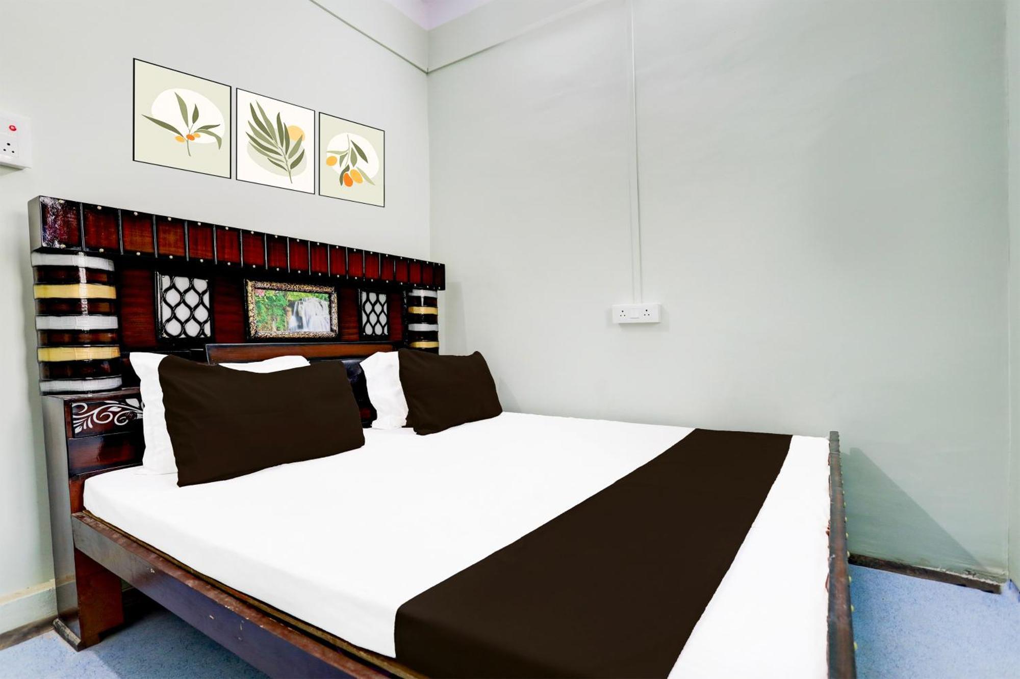 Hotel O V.K. Hotel Prayagraj Extérieur photo